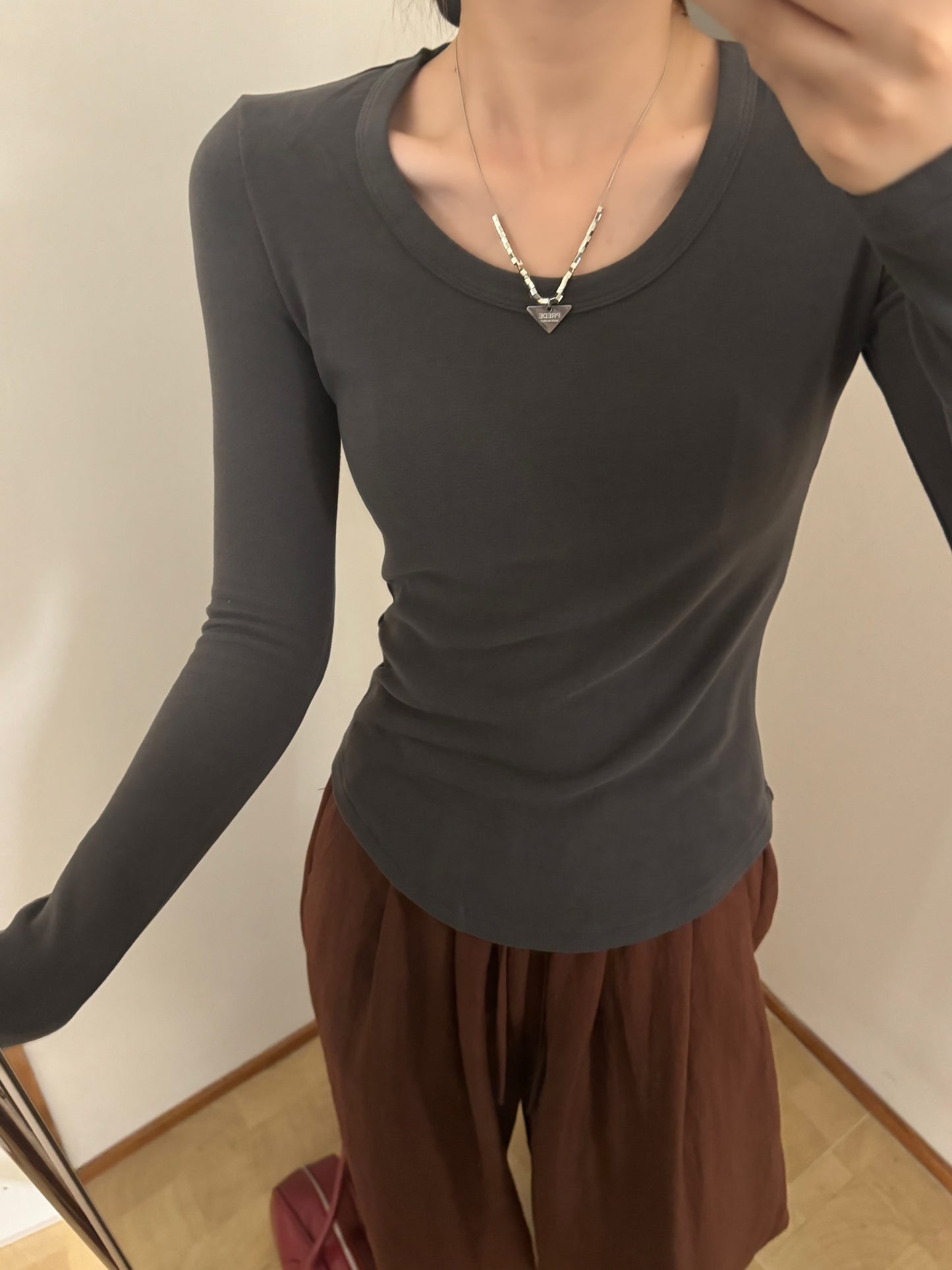 Kelly Designs 2 colors U neck lysol wool Tshirt (Instock)