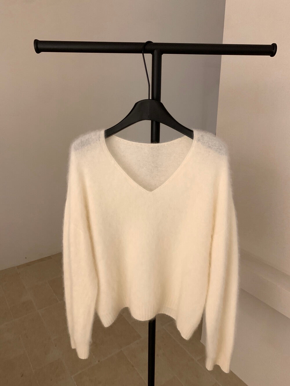 Kelly Designs 5-Color Brushed Cashmere Wool V-Neck Sweater (Instock)