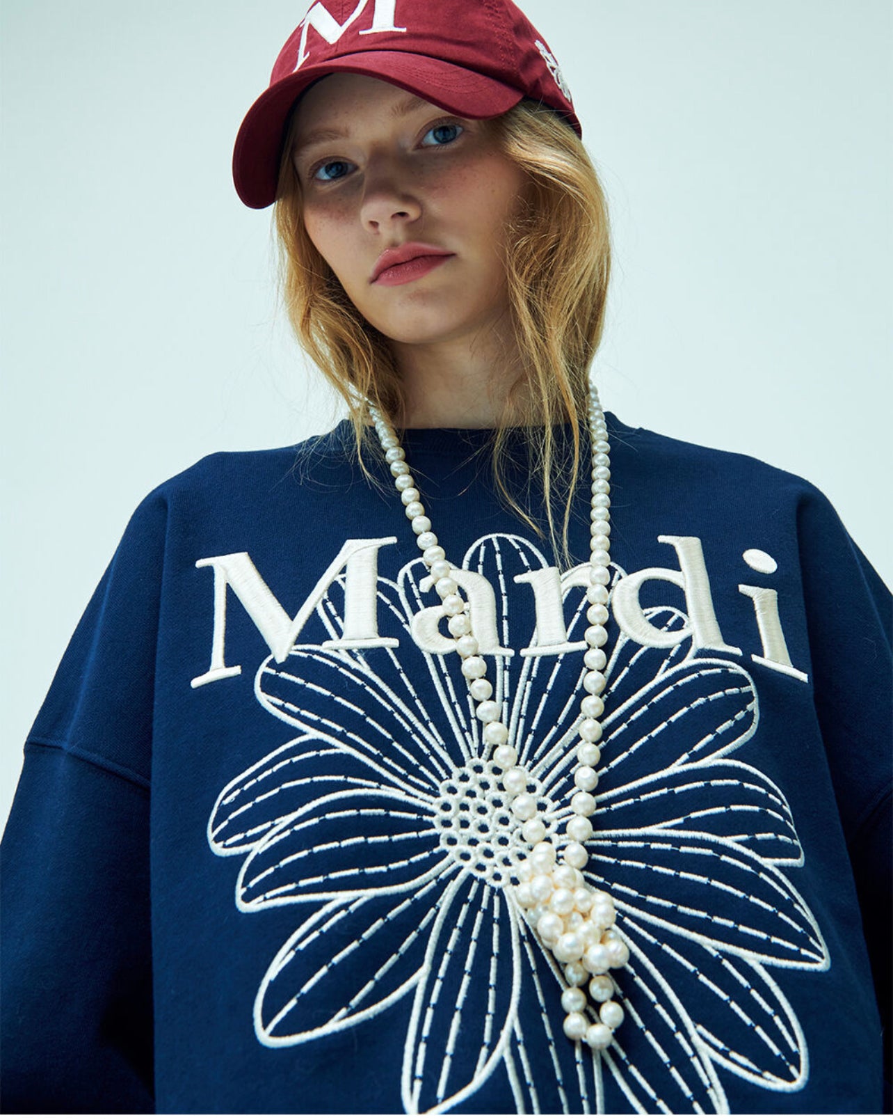 ●Mardi Mercredi●UNISEX SWEATSHIRT NEEDLEWORK_NAVY CREAM ko-mardi-t0014-brnlvd.jpg