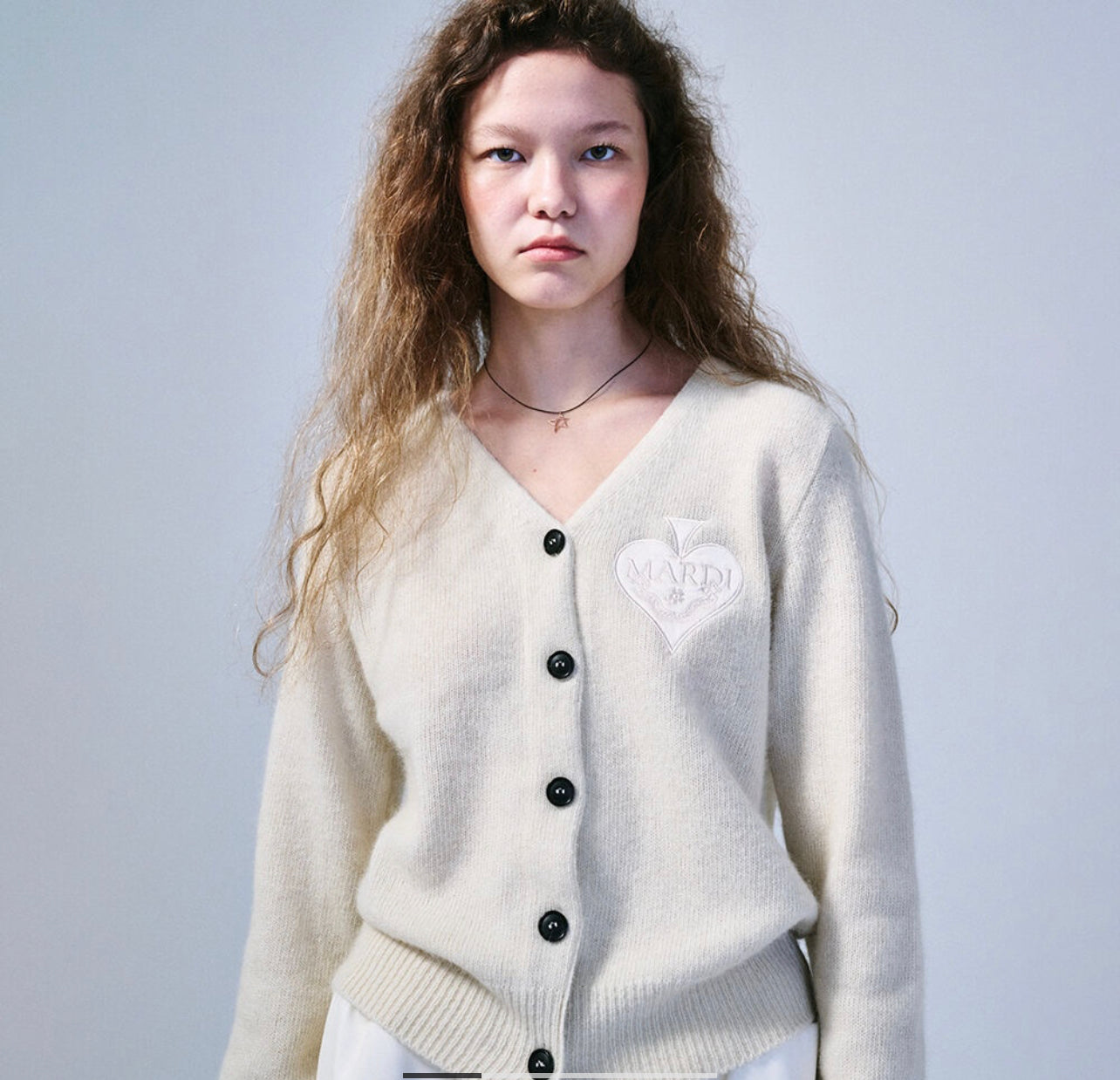 MARDI MERCREDI RACCOON BLENDED CARDIGAN V NECK SPADE_CREAM(Preorder)