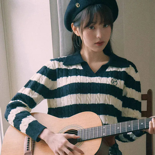 Korean Collection Rolarola Colar stripe boarder knit WH+BK (Instock)