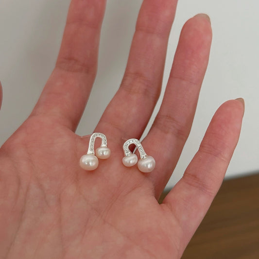 Kelly Designs Sterling Silver Curved Pearl Stud Earrings(Instock)