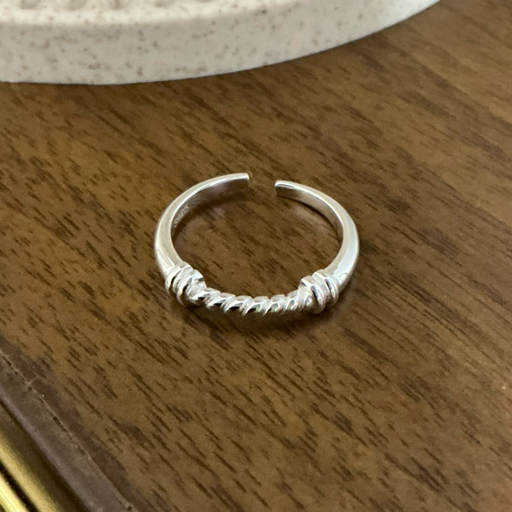 Kelly Designs Minimalist Twisted Rope Silver Ring – 925 Silver(Instock)