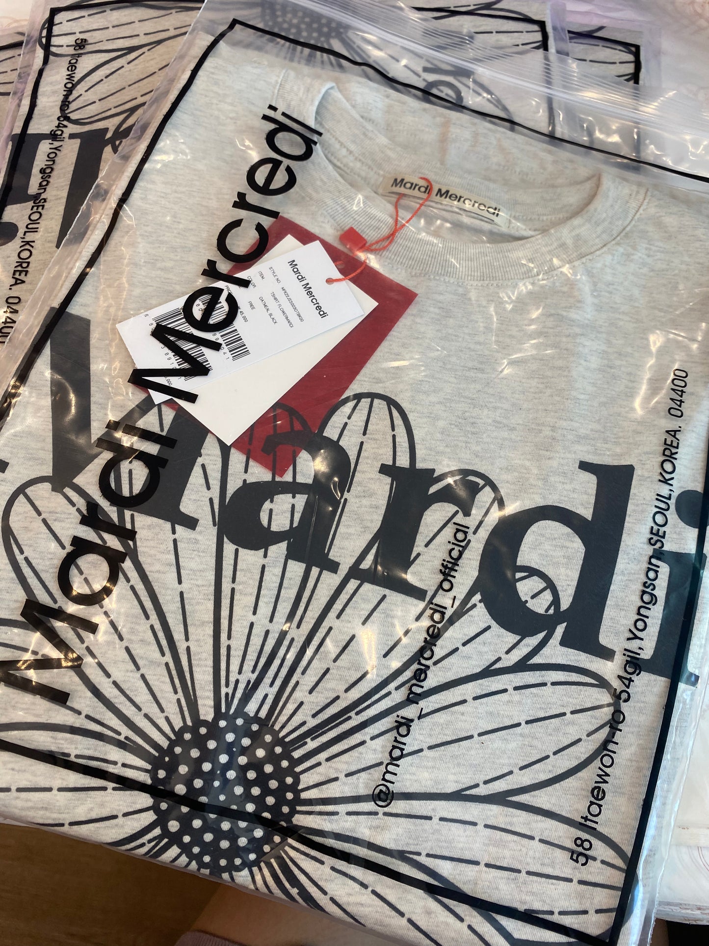 Mardi Mercredi Oatmeal-Black TSHIRT FLOWERMARDI(Preorder)