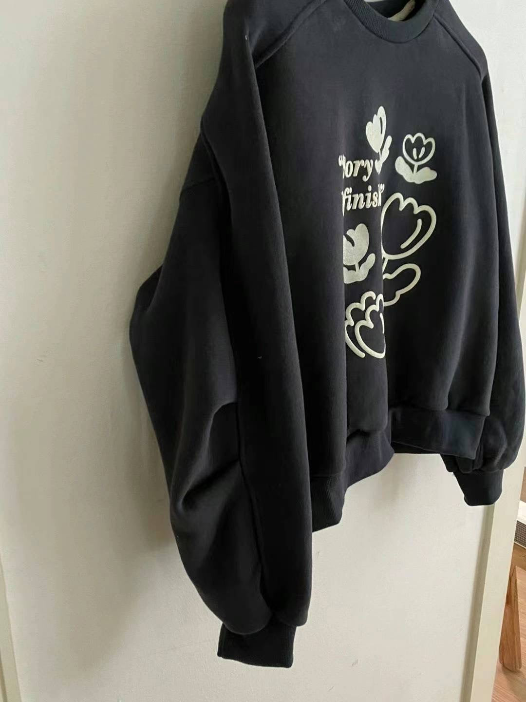 Korean APM Collection Napping Navy Flowers Sweatshirt (Instock)