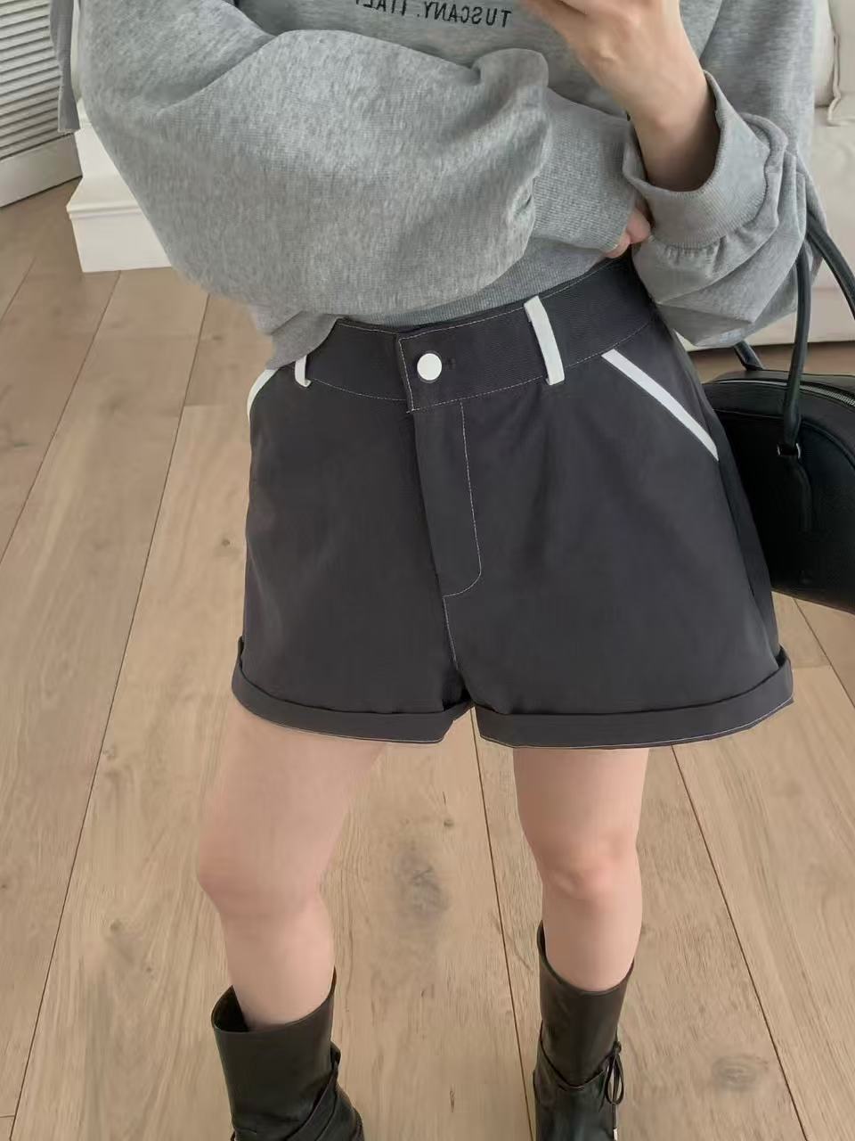 Korean Collection | Contrast Trim Half-Elastic Cuffed Shorts (Instock)