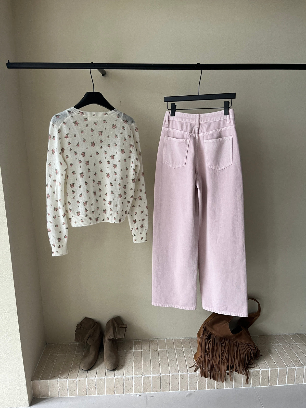 Kelly Designs Soft Pink Straight-Leg Jeans – Vintage Casual Fit(Instock)