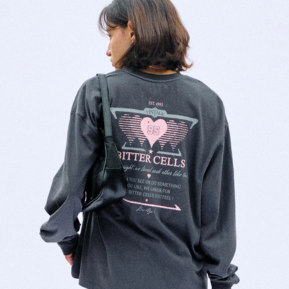 Korean Vintage Heart Graphic Long Sleeve Tee – Charcoal (Instock)