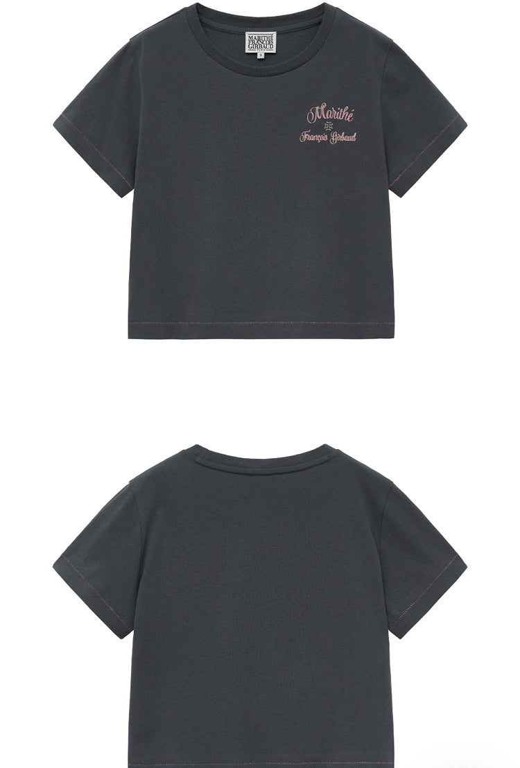 Marithe W ROLLING LOGO CROP TEE charcoal (Preorder)