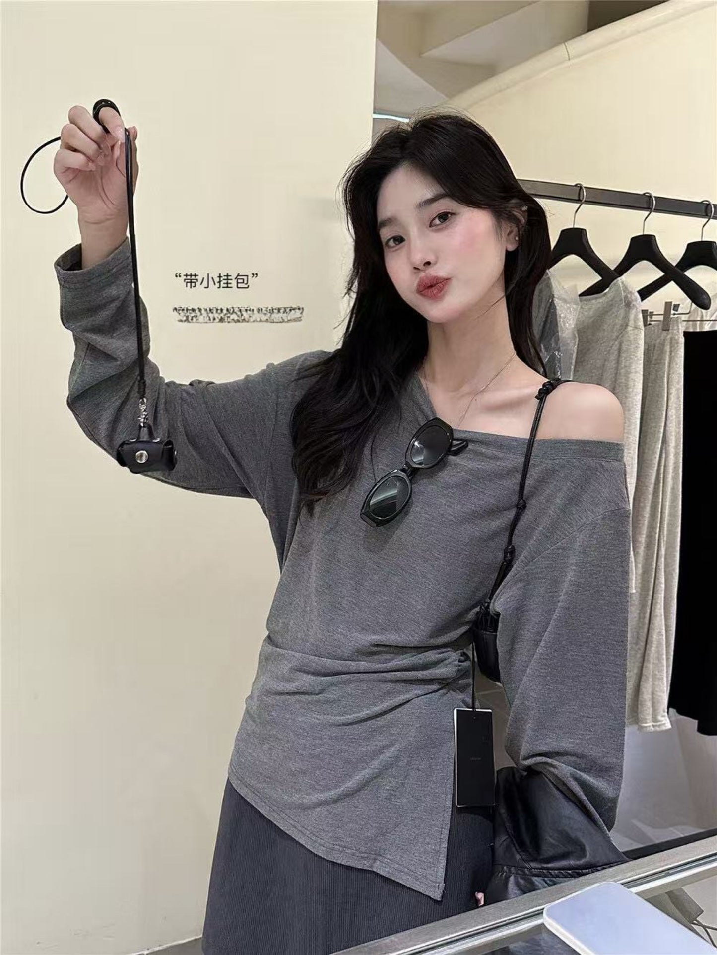 Kelly Designs Three Colors Top with Chain (Instock)