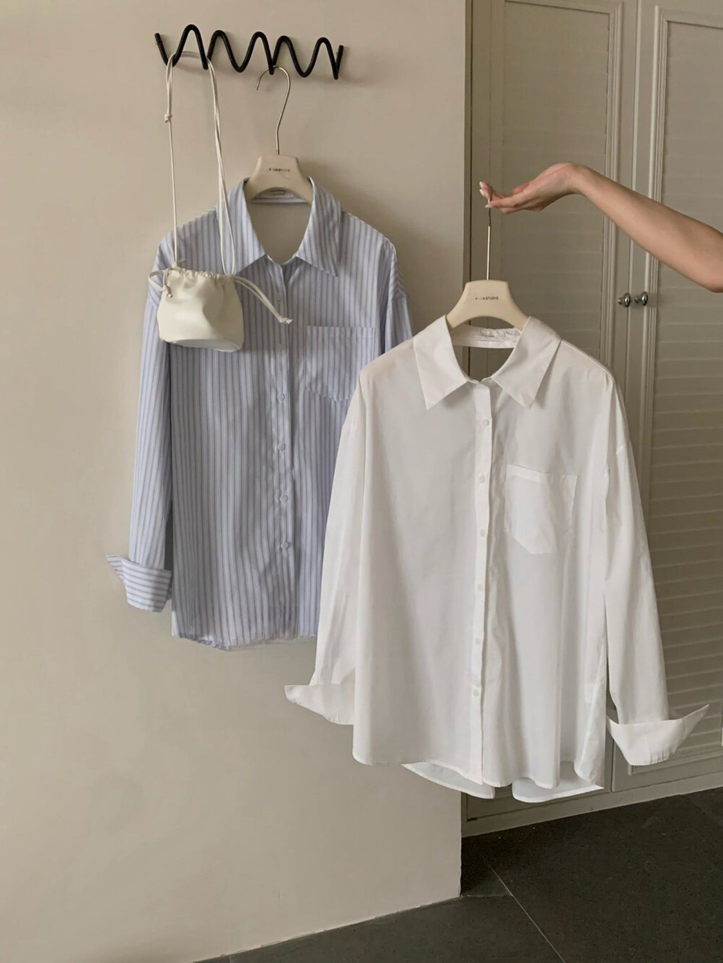 Kelly Designs 2 Colors Back Ribbon Shirt (Instock)
