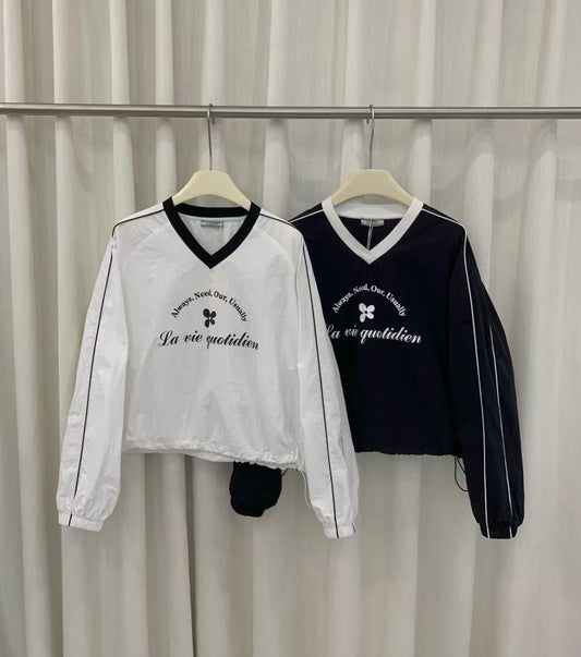 Kelly Designs Flowers White Sweatshirt (Instock)