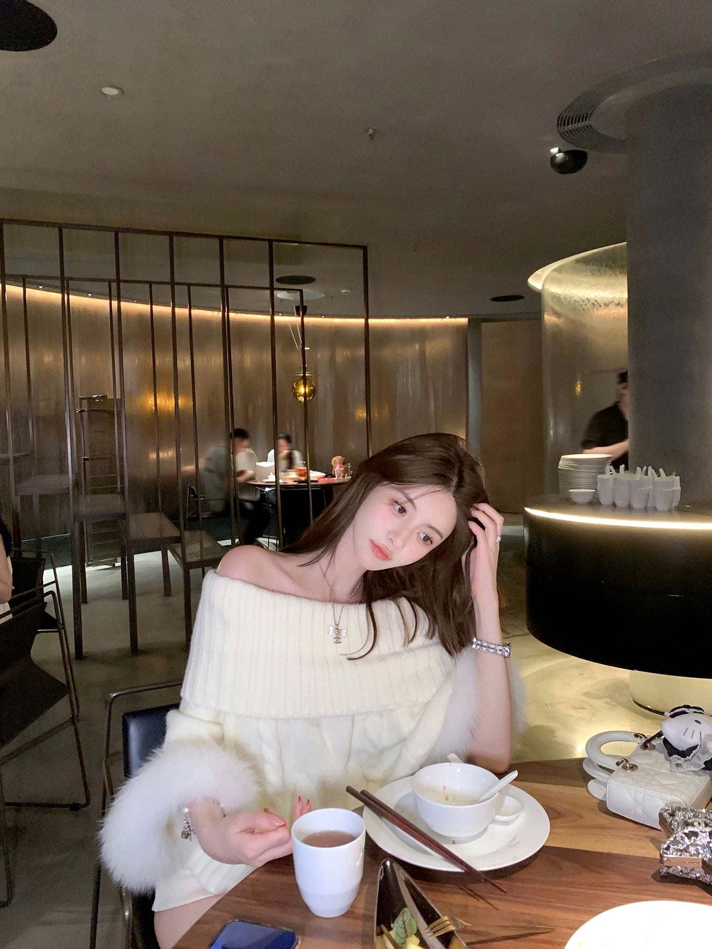 Kelly Designs 2 Ways Fox Fur White Sweater (Instock)