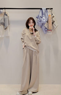 Korean Coffee Break V-Neck Sweatshirt (Instock)