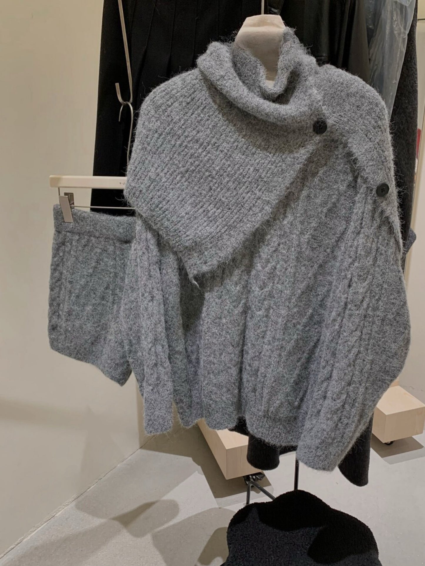 Kelly Designs Vintage Chic Cable Knit Sweater & Shorts Set with Scarf – 3-Piece Set (Instock)