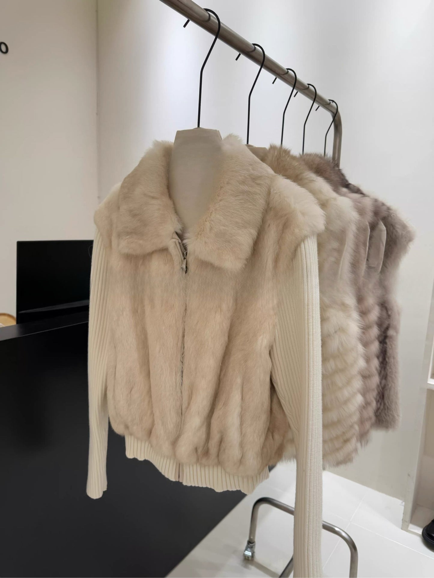 Kelly Designs Rex Rabbit Fur & Knit Panel Jacket – Cream
(Instock)