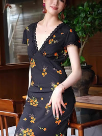 Kelly Designs 100% Silk Floral Maxi Dress – Vintage V-Neck Slim Fit Dress (Instock)