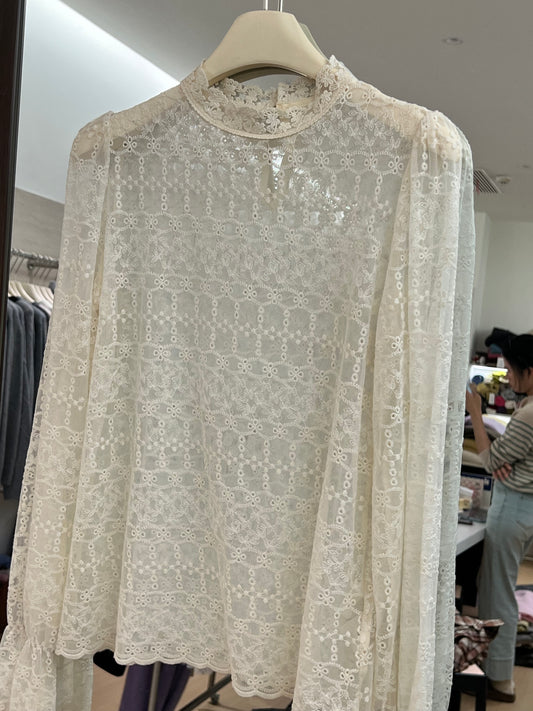 Kelly Designs Mid Neck Lace Top (Instock)