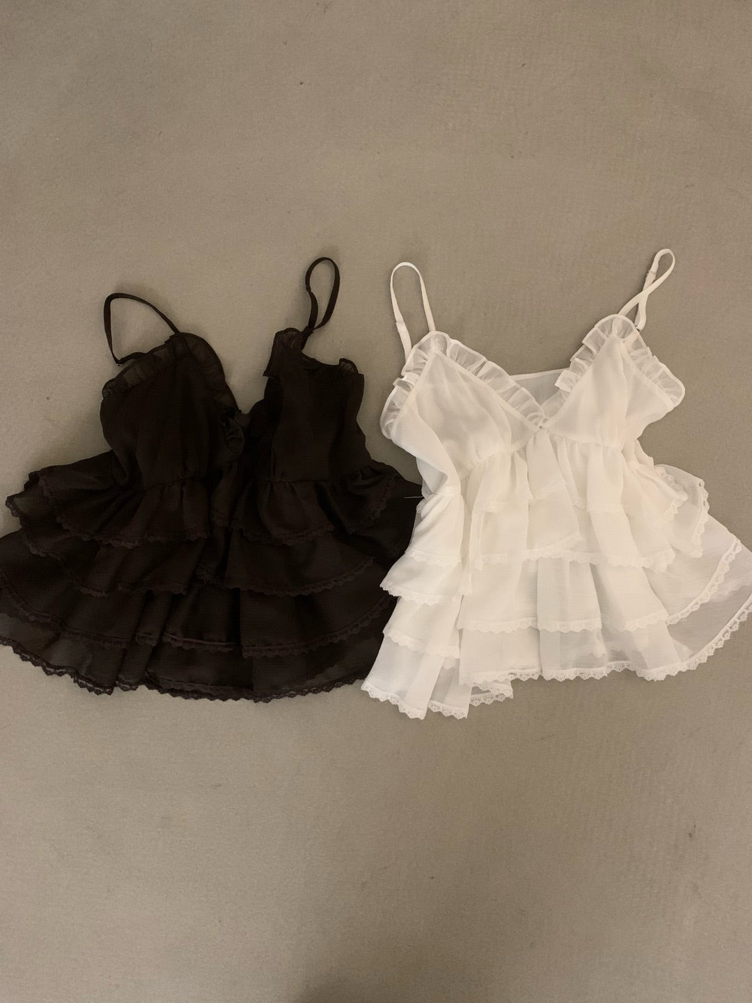 Kelly Designs Layer White Cami Top（Instock)