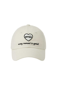 EMIS HEART WAPPEN BALL CAP-CREAM (Preorder)