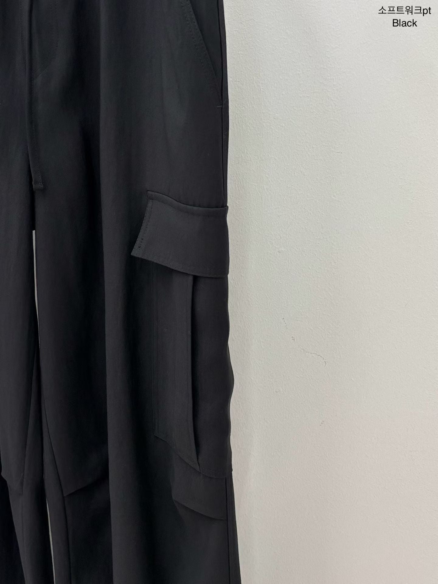 Korean Multi-Pocket Cargo Wide-Leg Black Pants (Instock)