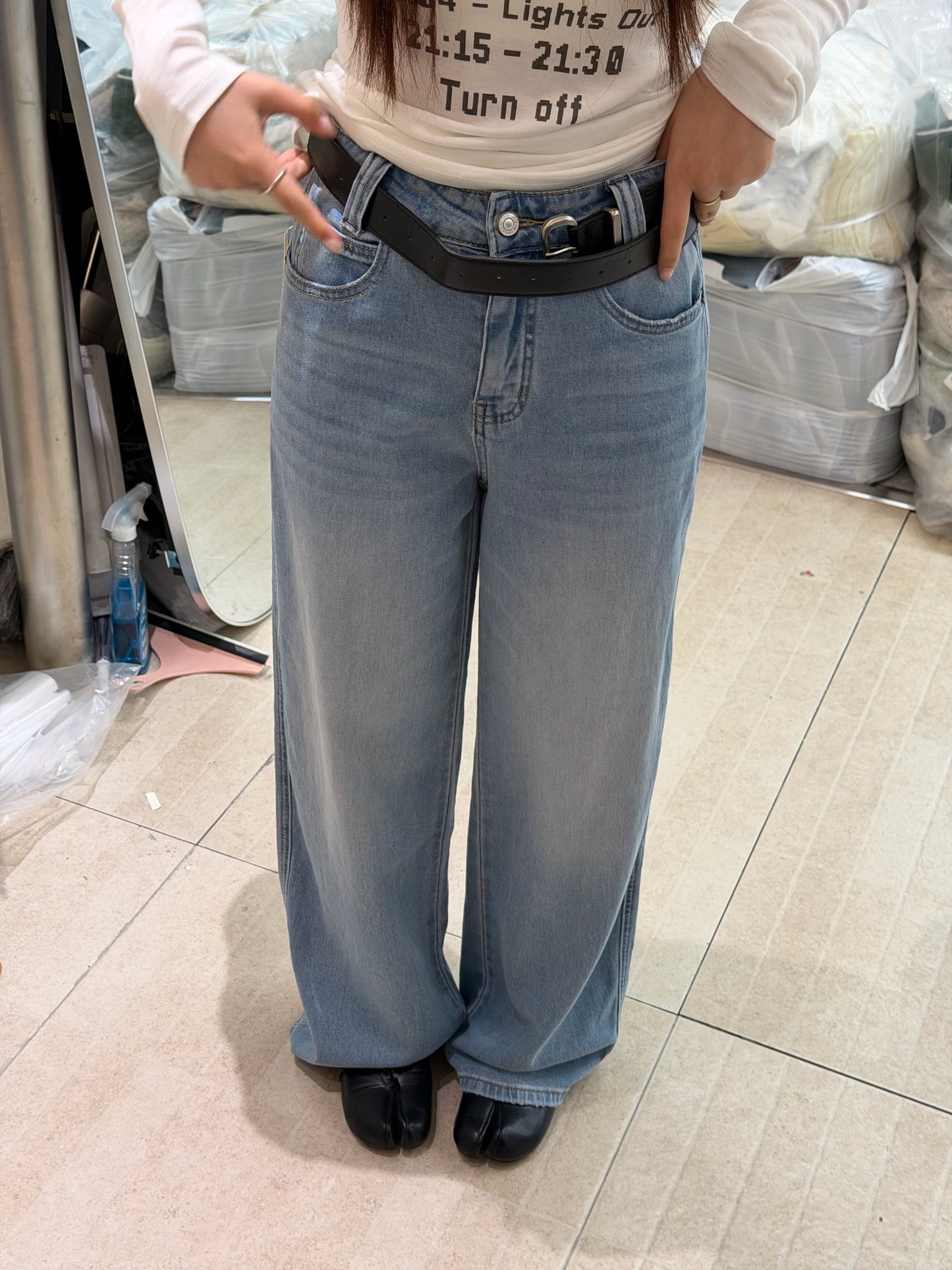 Kelly Designs Lose-Leg Jeans With Belt (Instock)
