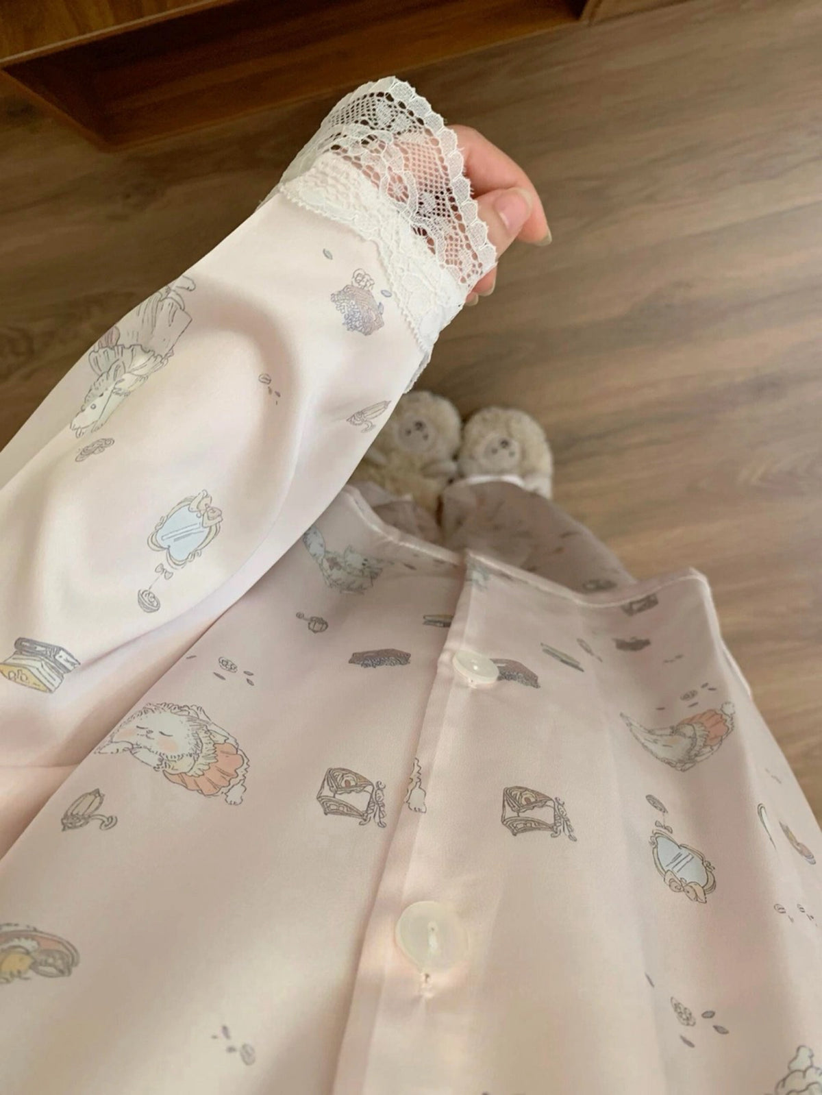 Kelly Designs Vintage Kitten Satin Pajama Set with Lace Trim & Scrunchie (Instock)