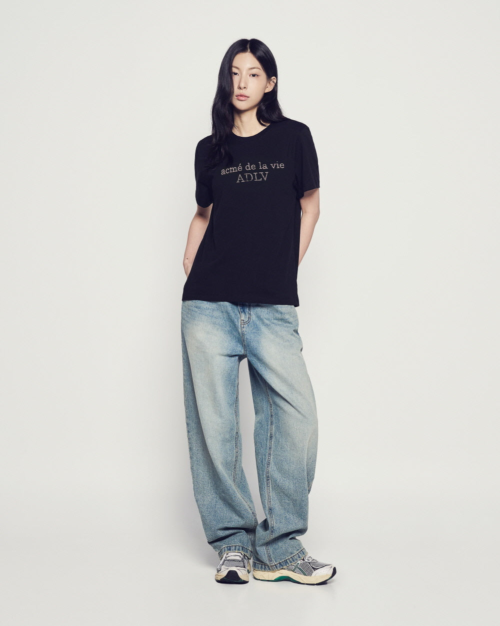 ADLV WOMAN CUBIC BASIC LOGO SHORT SLEEVE T-SHIRT (Instock)