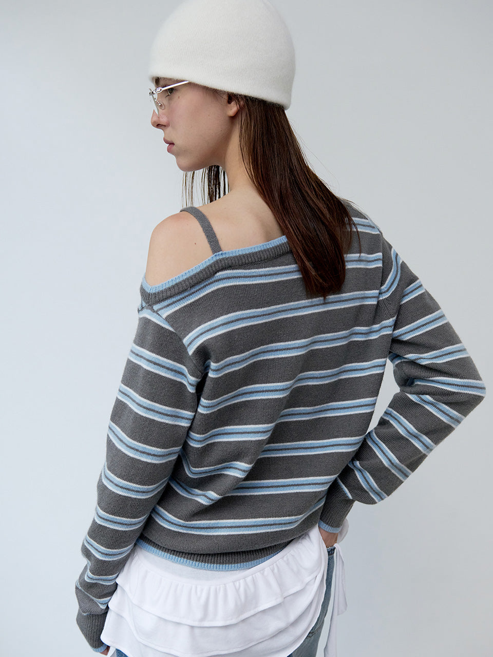 Korean Collection Rolaroal ONE OFF SHOULDER STRIPE WOOL BLENDED Cardigan Gray (2 weeks)