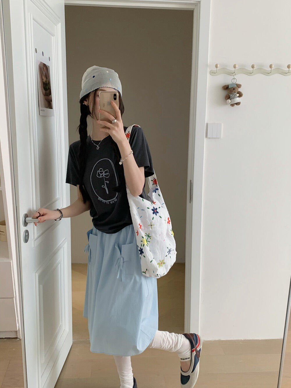 Kelly Designs Flowers Grey Tshirt（Instock)