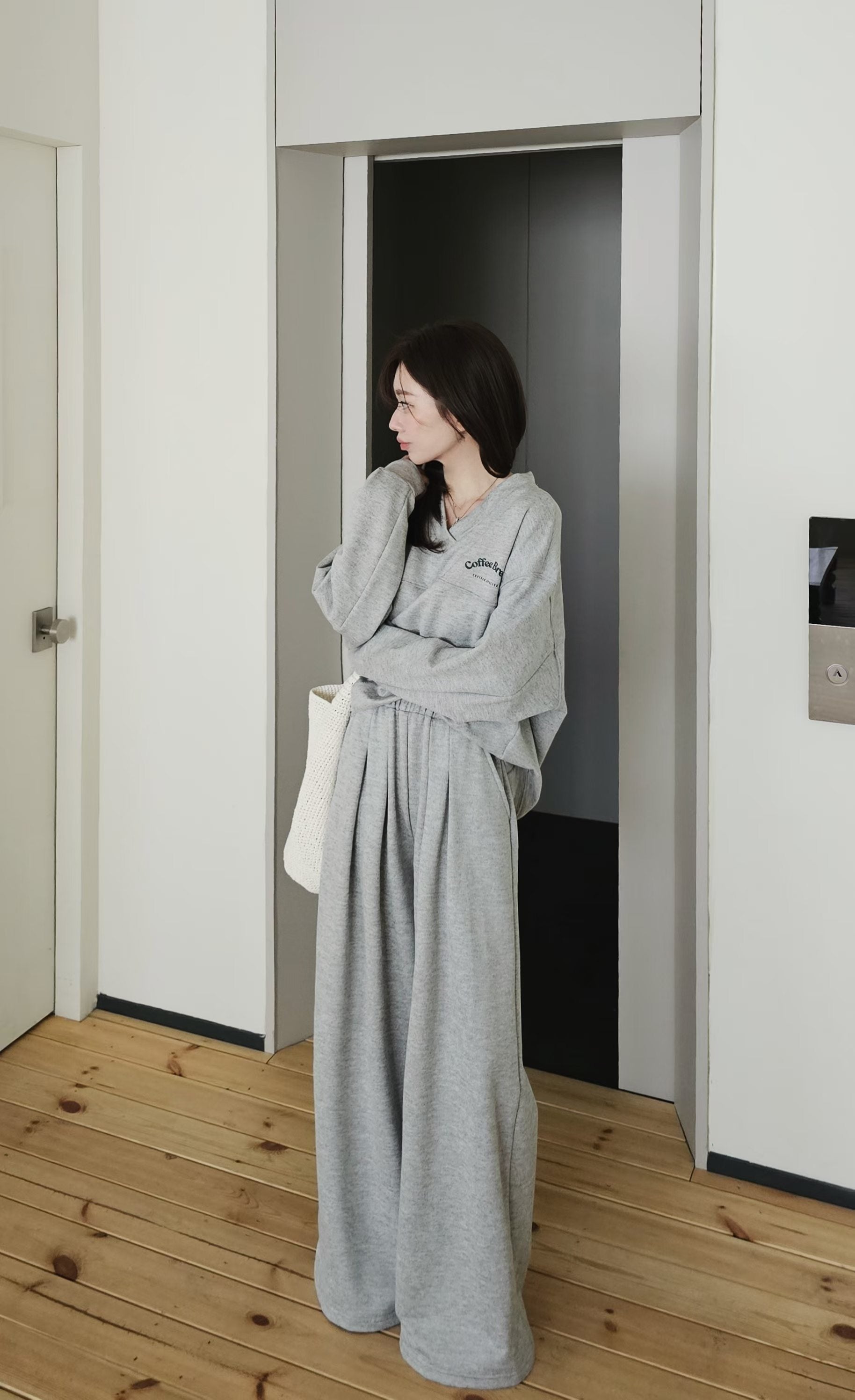 Korean Coffee Break V-Neck Sweatshirt (Instock)