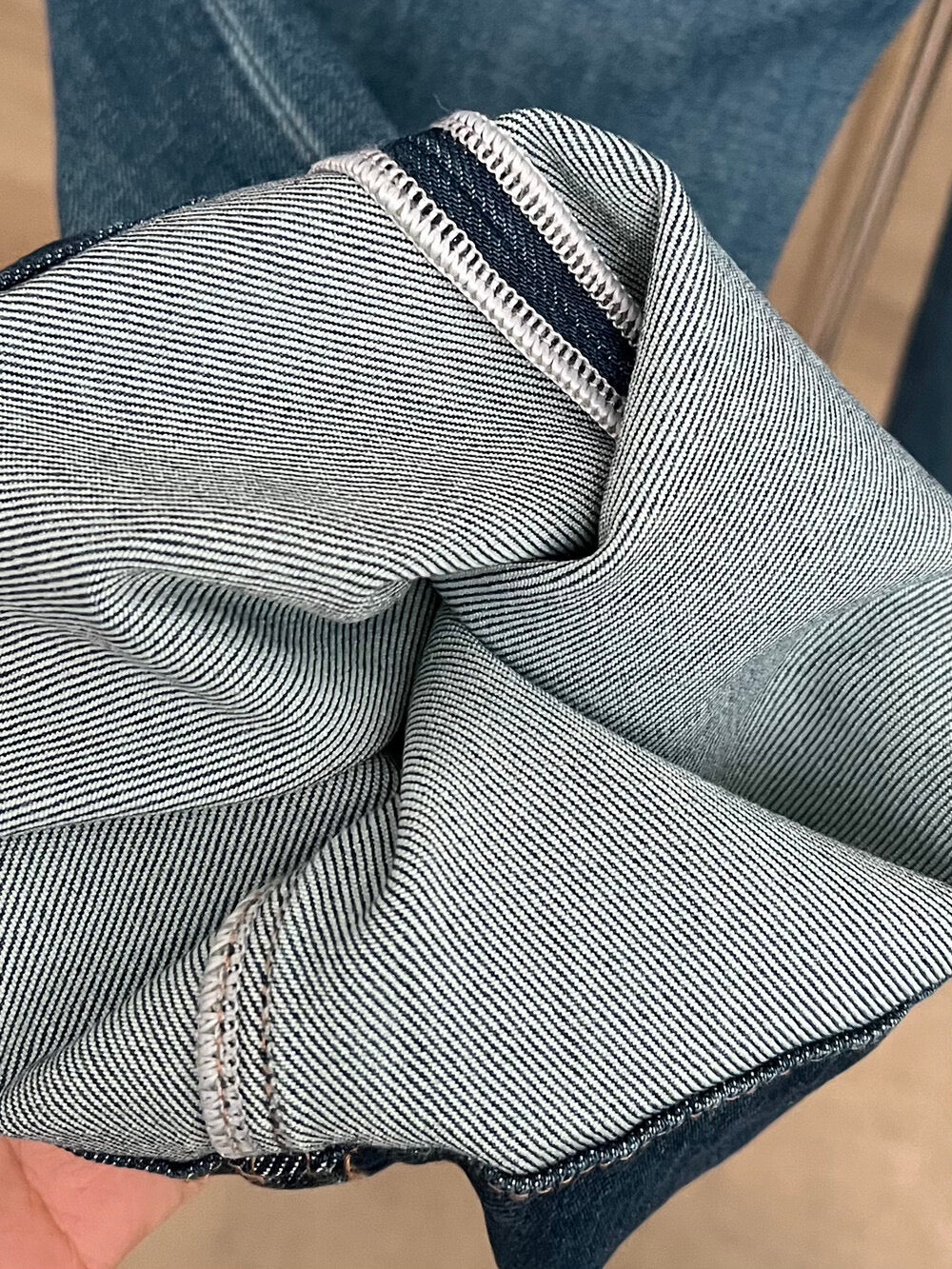 Kelly Designs 2 Buttons High Waist Blue Jeans(Instock)