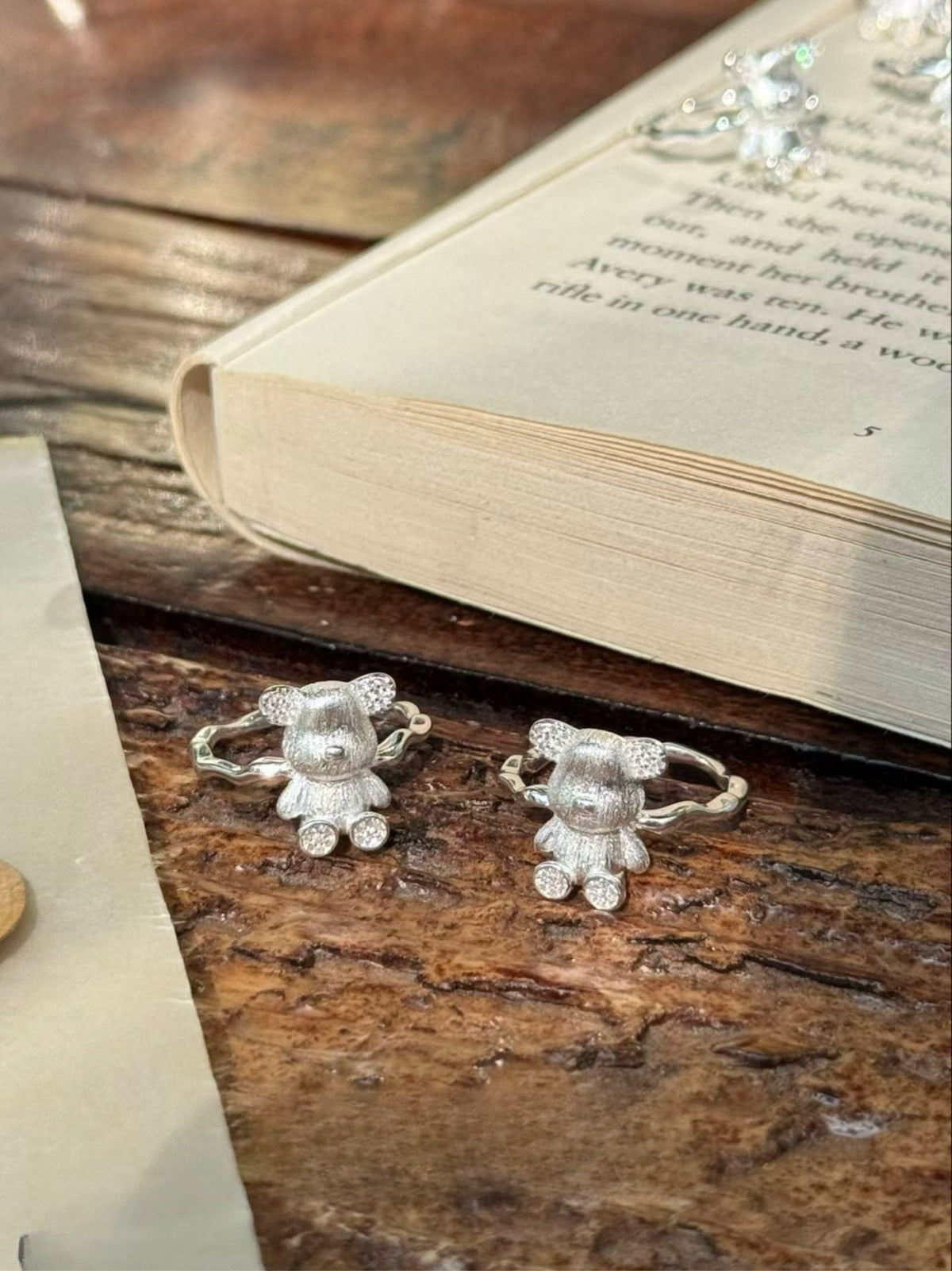 Kelly Designs Sterling Silver Teddy Bear Ring – Hammered Band(Instock)