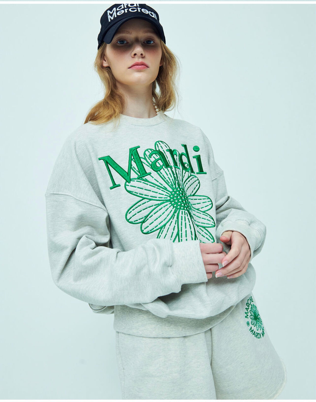 Mardi Mercredi SWEATSHIRT FLOWERMARDI NEEDLEWORK_OATMEAL GREEN(Preorder)