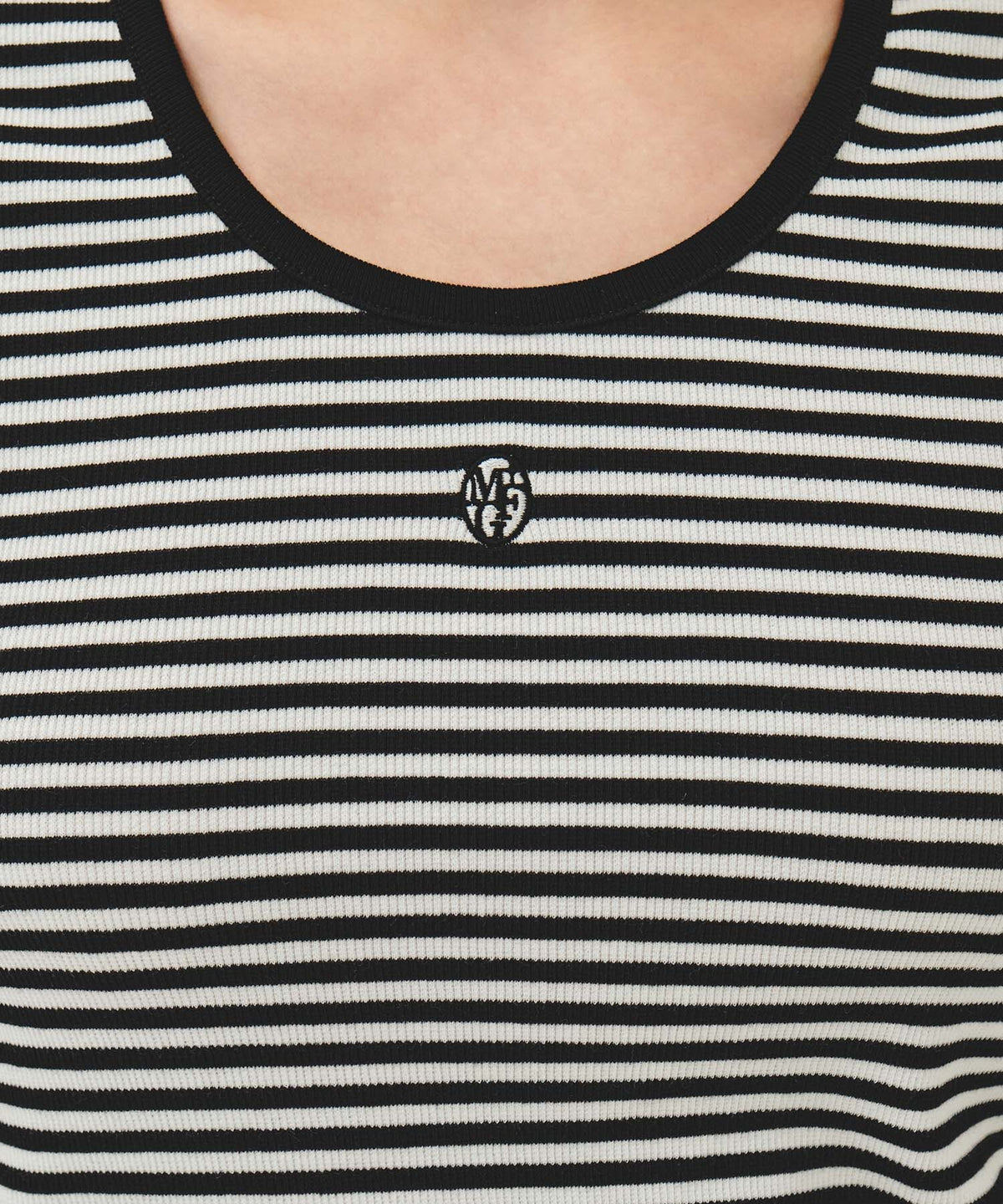 Marithe W T-SHIRT RINGER COL V PROFOND noir (En stock)