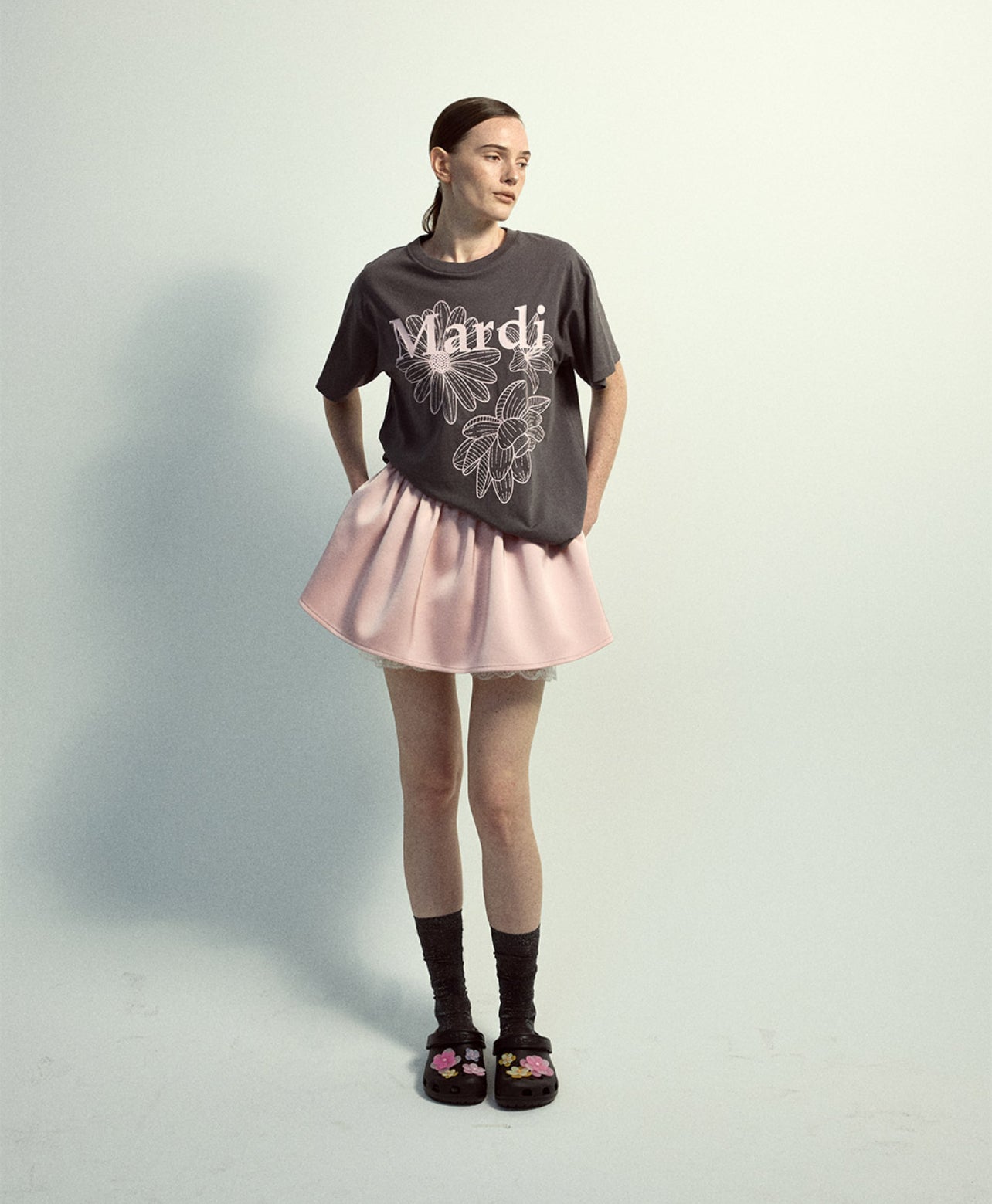 Mardi Mercredi TSHIRT TRIPLE FLOWER_CHARCOAL PALEPINK (Preorder）