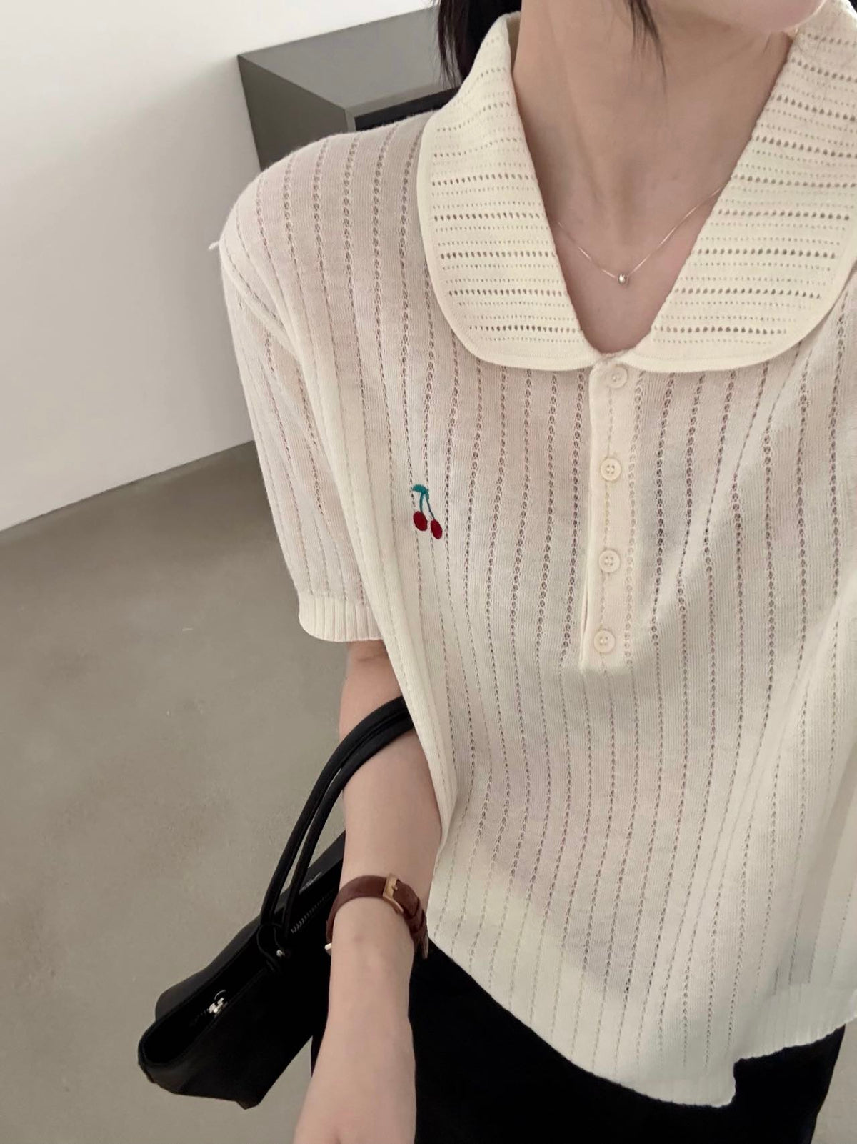 Haut en maille fine de laine Kelly Designs à broderie cerises (En stock)
