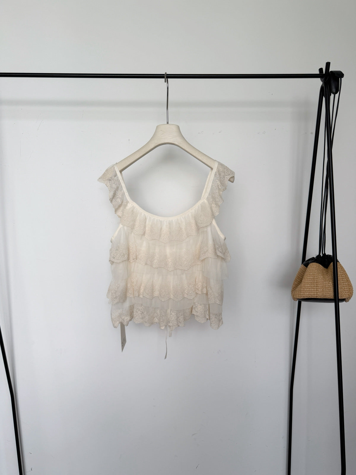 Kelly Designs Layer Beige Cami Top（Instock)