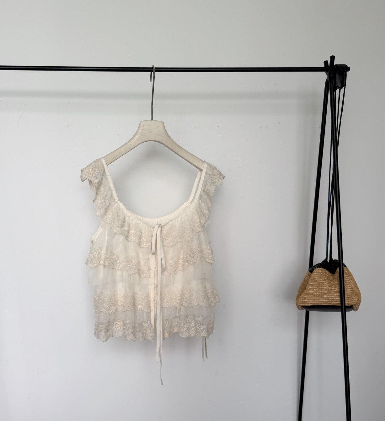 Kelly Designs Layer Beige Cami Top（Instock)