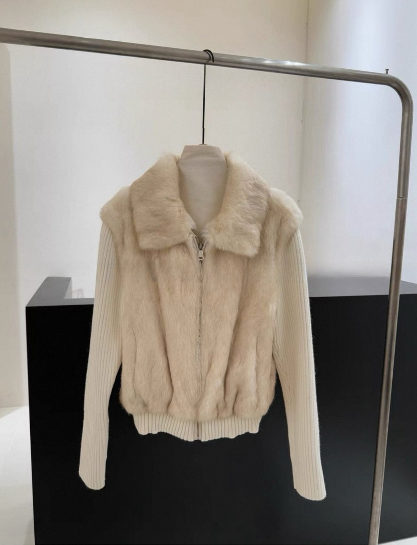 Kelly Designs Rex Rabbit Fur & Knit Panel Jacket – Cream
(Instock)