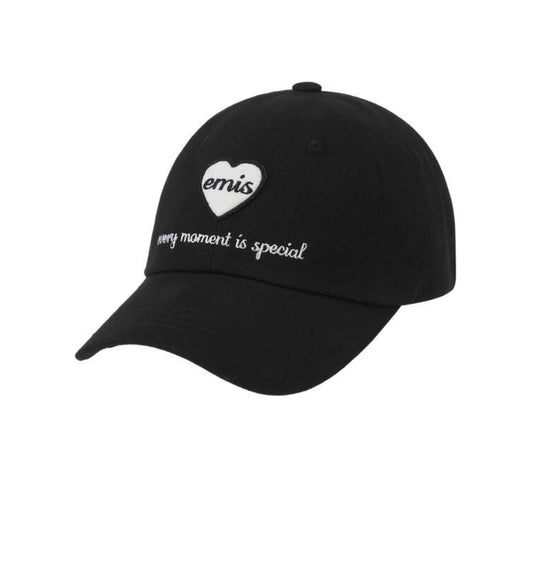 EMIS HEART WAPPEN BALL CAP-BLACK (Instock)