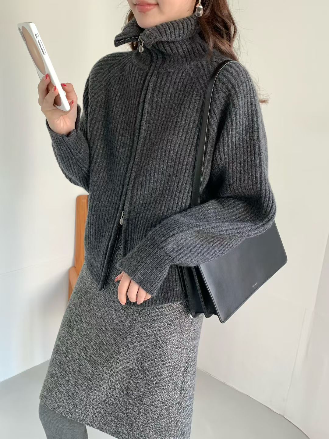 Korean APM Collection EGG PREMIUM CASHMERE SUPER FINE MERINO WOOL Zip Up Charcoal Cardigan (Instock)