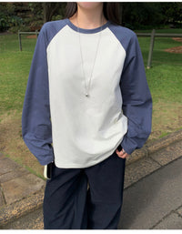 Korean Collection Oversized Contrast Raglan Long-Sleeve Tee (Instock)