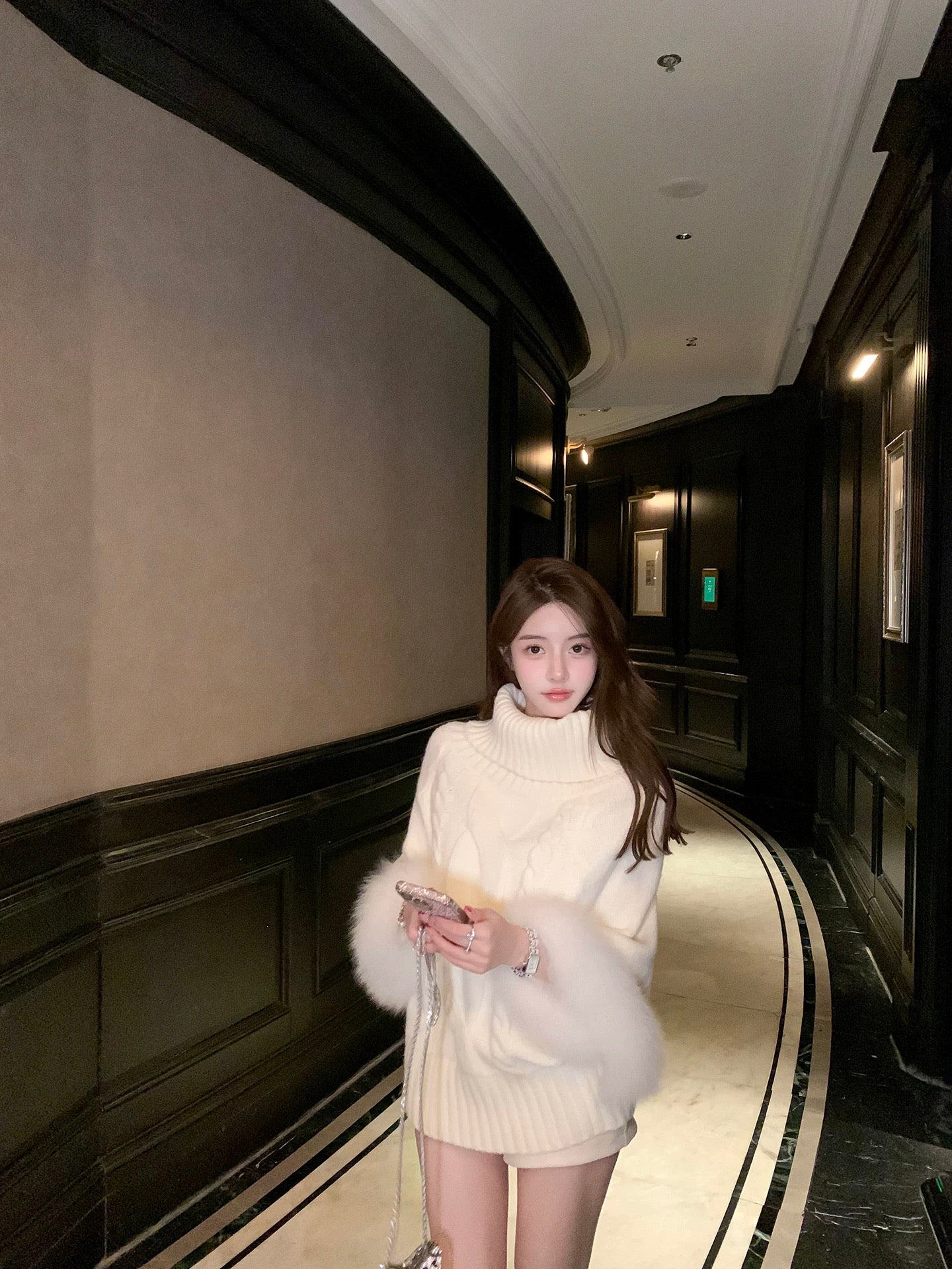 Kelly Designs 2 Ways Fox Fur White Sweater (Instock)