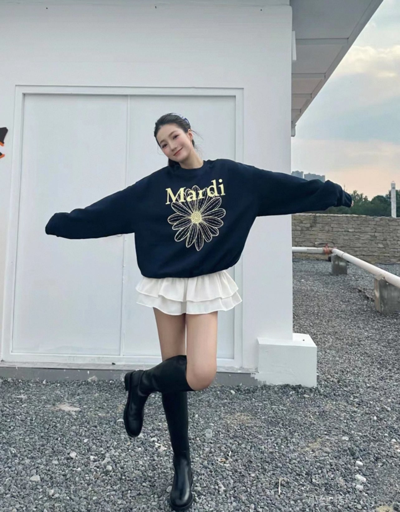 Mardi Mercredi Sweatshirt FLOWERMARDI_ NAVY LEMON (Instock)