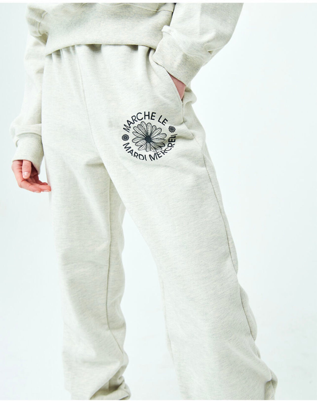 Mardi Mercredi Sweat Pants Marche Emblem_Oatmeal Black(Preorder)