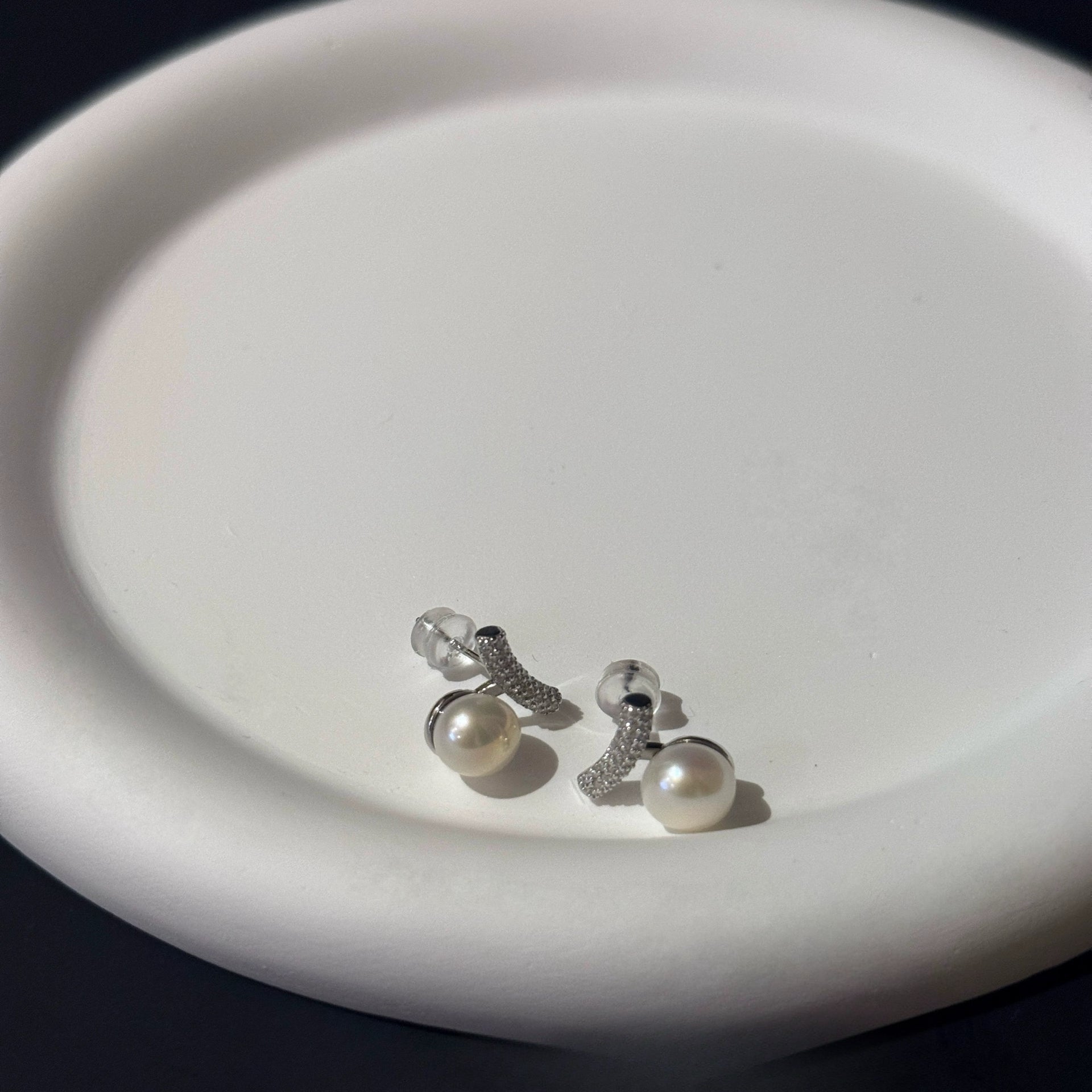 Kelly Designs 925 Silver Curved Crystal & Pearl Stud Earrings(Instock)